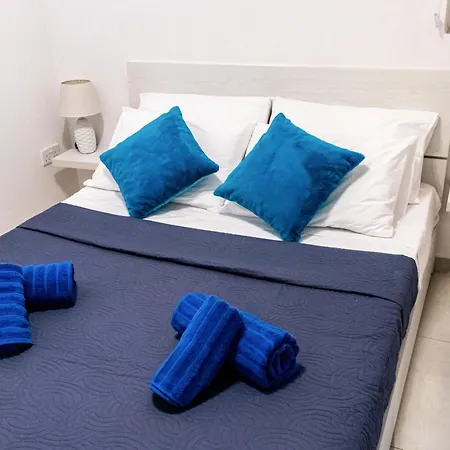 Spacious & Bright In Near Shops And Sea *