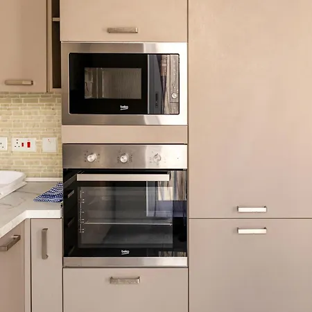 شقة Spacious & Bright In Near Shops And Sea سليمة