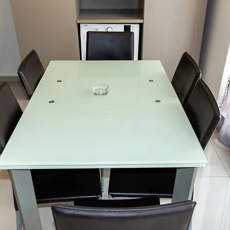 Spacious & Bright In Near Shops And Sea Sliema