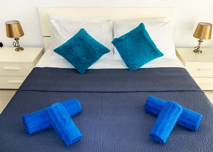 Spacious & Bright In Near Shops And Sea Apartamento *