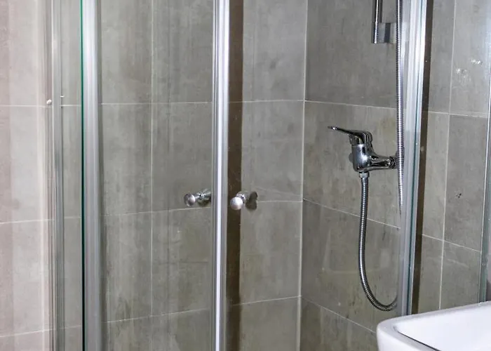 Apartamento Spacious & Bright In Near Shops And Sea *